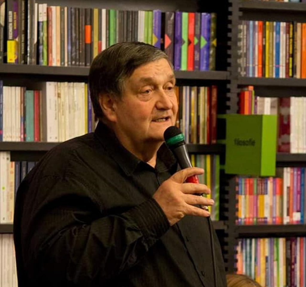 Alex Ștefănescu ironizează impozitele din România. Criticul literar le dă idei guvernanților