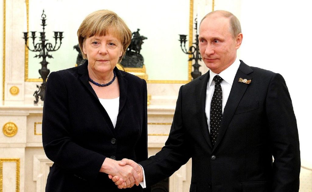 Angela Merkel admite că a fost neputincioasă în fața lui Putin la sfârșitul mandatului său