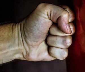 Box în fotbal. Doi patroni din Liga I s-au lovit până „curgea sângele ca dintr-un porc tăiat!”