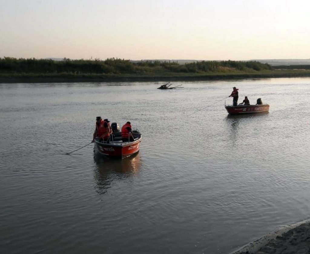 Tragedie pe râul Siret. Cinci adolescenți au murit înecați, încercând să salveze alți doi copii