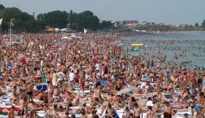 Moare stațiunea cu cele mai tari petreceri și concerte! E locul unde, probabil, s-au cunoscut părinții tăi... Ce se întâmplă acum pe litoral
