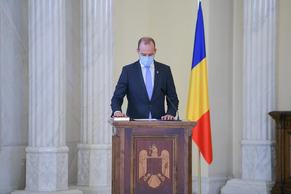 Învestirea în funcție a lui Dan Vîlceanu. Președintele Klaus Iohannis nu a dat mâna cu noul ministru