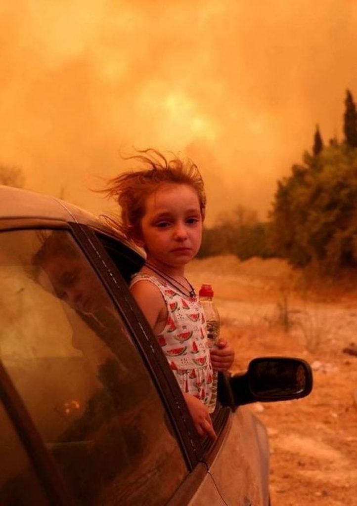 Grecia este devastată de incendii. Autoritățile promit câte 150.000 de euro pentru fiecare casă distrusă