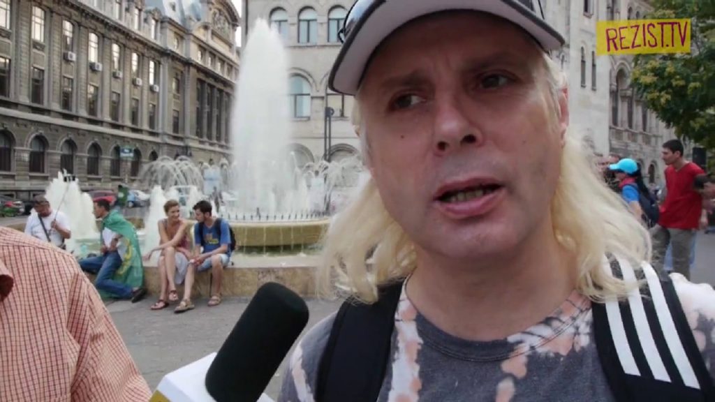 Deputatul PSD Daniel Ghiţă vrea internarea protestatarului „Ceauşescu” la psihiatrie