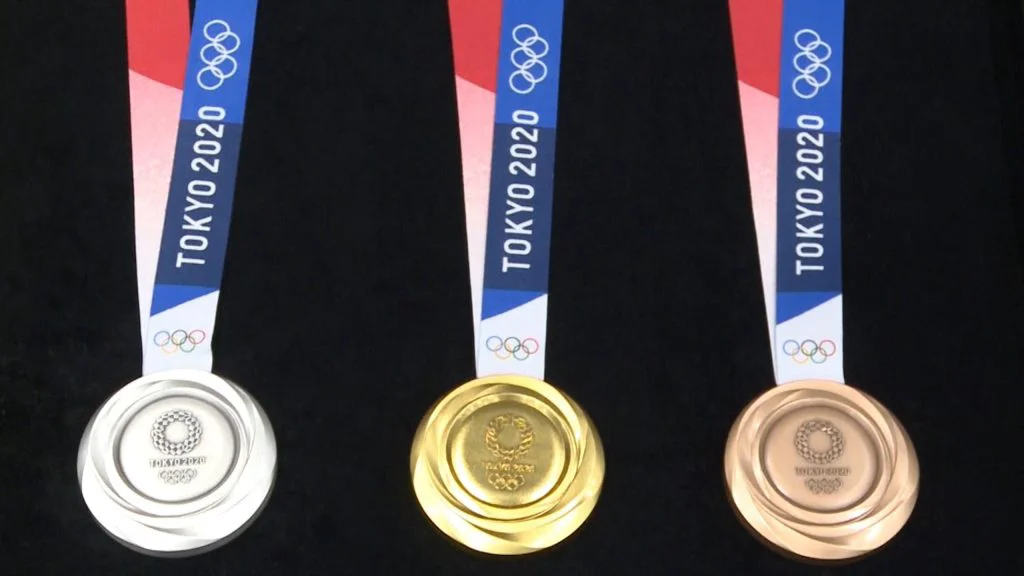 Scandal pe marginea calității medaliilor de la Jocurile Olimpice, Tokyo. Ce s-a întâmplat cu medalia de aur a gimnastei. FOTO