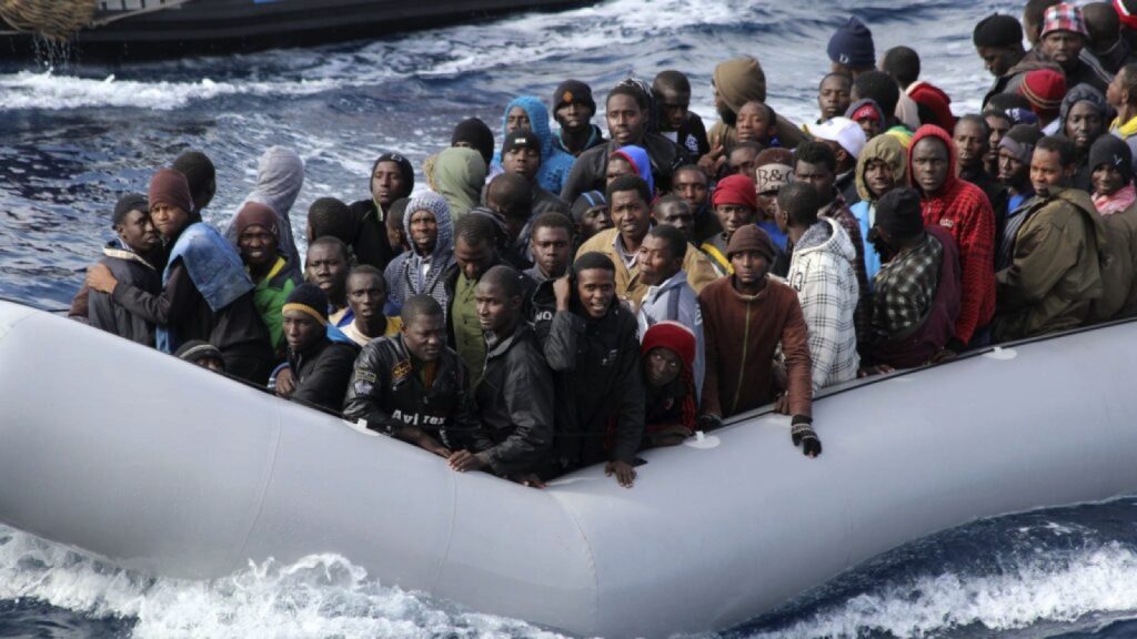 Peste 1.000 de migranți au fost salvați de trei nave umanitare ale unor ONG-uri. Aceștia așteaptă să debarce în Europa