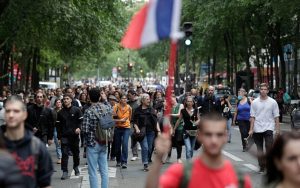 Zilele libere excesive pentru bugetari, eliminate. Decizia premierului Bayrou