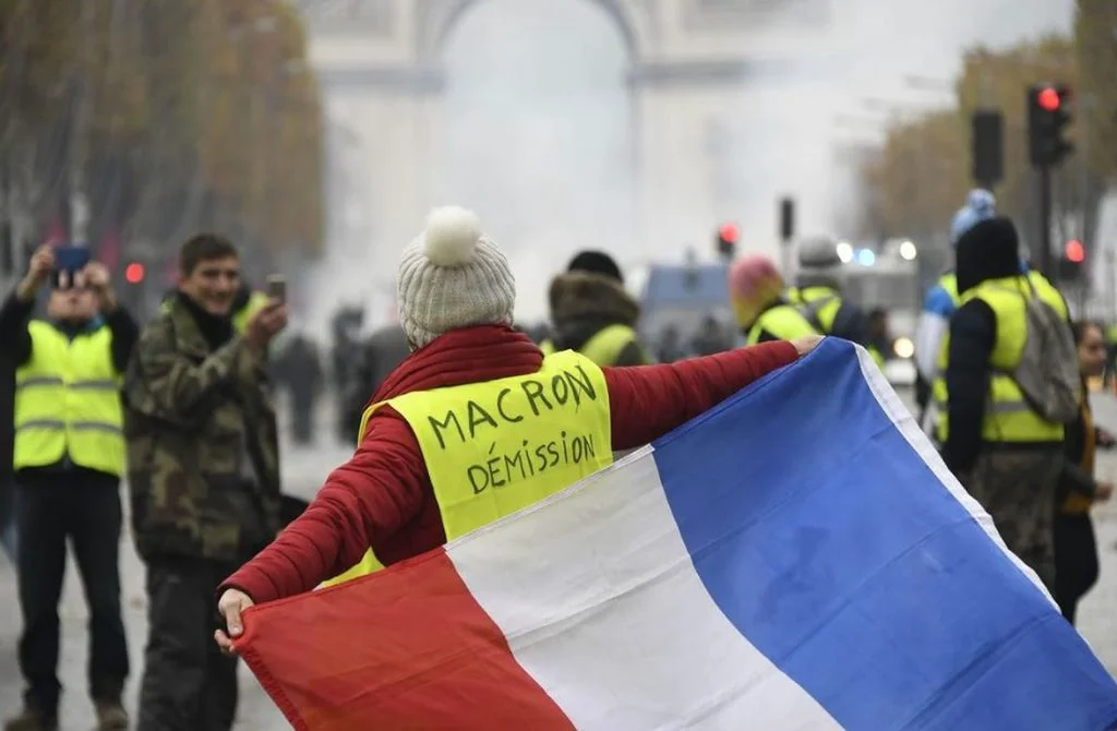 Protestele și grevele paralizează Franța. Lucrătorii se opun majorării vârstei de pensionare