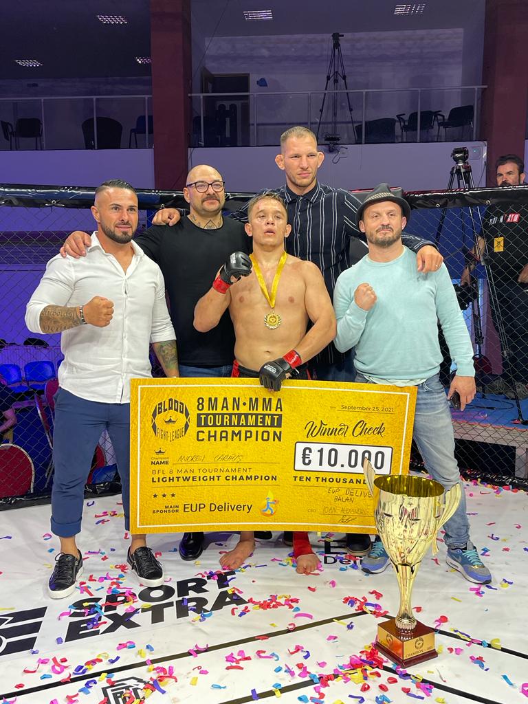 Luptătorul Andrei Cărăuș a câștigat 10.000 de euro cu un K.O. „Banii îi voi împărți între antrenor și familie”