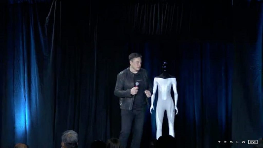 Nimeni nu știe ce ascunde robotul umanoid al lui Elon Musk. Şi dacă există, numai „Dumnezeu ştie cât e de periculos”. FOTO