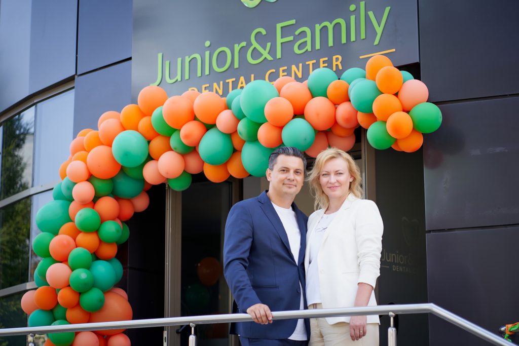 Junior&Family Dental Center, doi ani de activitate în Timișoara. Despre încredere, zâmbete și business, cu Raluca și Dan Drăghici (P)