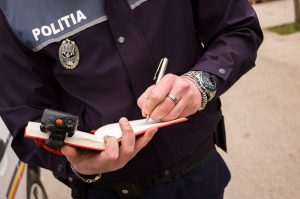 Reducerea suspendării permisului auto, posibilă doar cu dovada plății amenzii. Legea, publicată în Monitorul Oficial