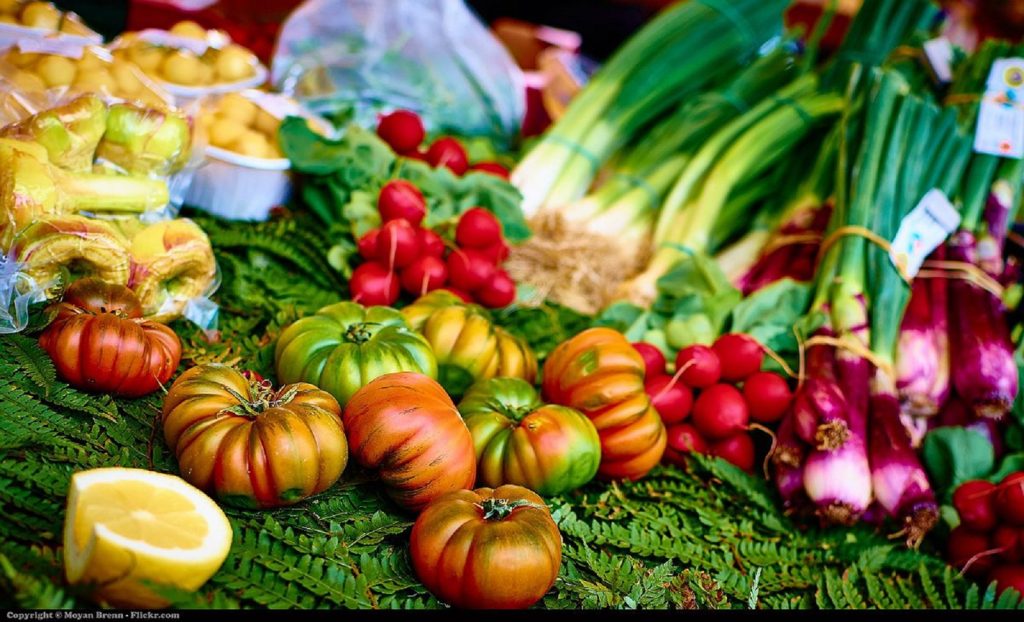 Simplul consum de fructe și legume nu reduce riscul de boli cardiace. Ce alte măsuri trebuie luate în privința dietei și a stilului de viață