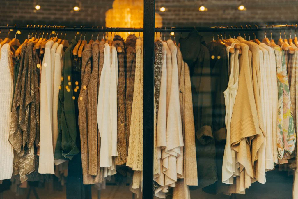 Unul dintre cei mai mari producători de haine din lume a fost acuzat că a copiat colecțiile unui designer asiatic