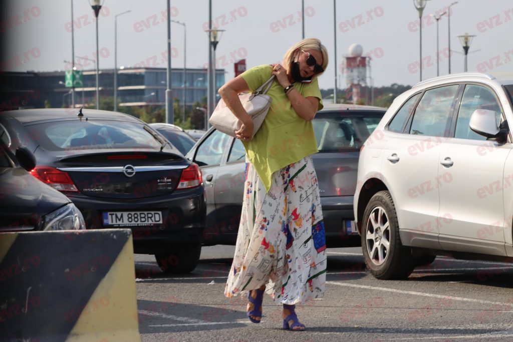 VIDEO. Ce face Iuliana Marciuc când iese fără Adrian Enache în oraș. Îmbrățișări și zâmbete la mall