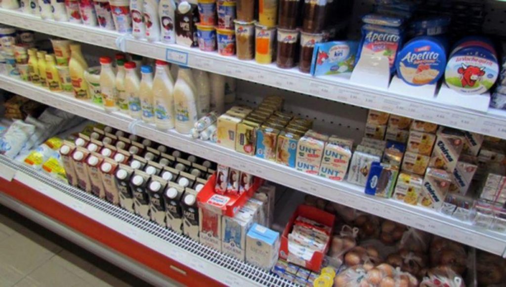Noi reguli pentru produsele care conţin lapte. Amenzi uriașe pentru cei care nu respectă legea
