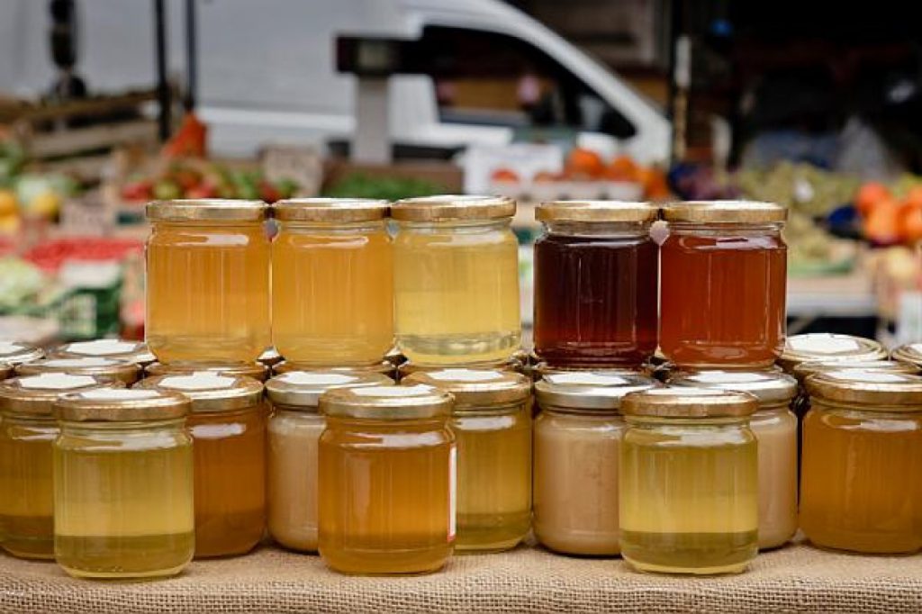 Mierea de albine, de post sau nu? Preoții au oferit explicația așteptată de milioane de credincioși