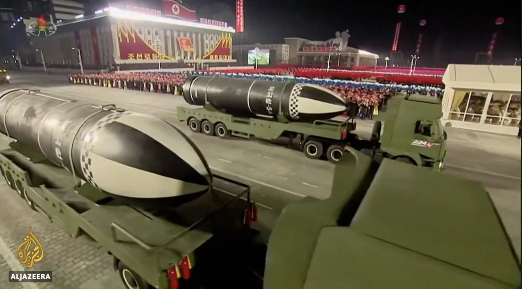 Gafă de proporții! Coreea de Nord a lansat un „proiectil necunoscut”. Racheta suspectă a explodat în apropiere de Phenian