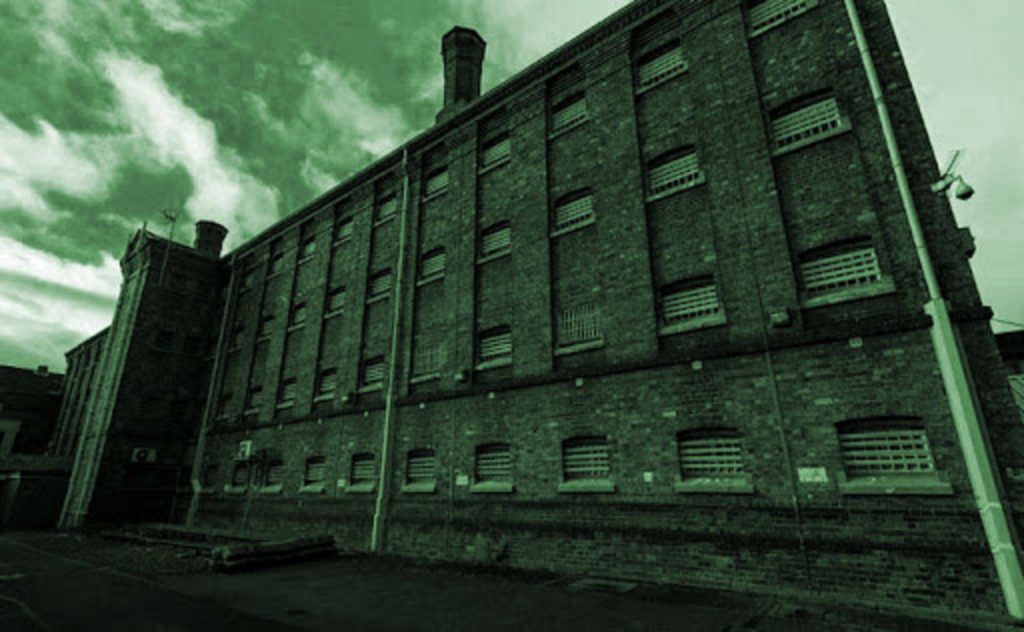 O închisoare, cel mai bântuit loc din Marea Britanie. Fantoma "omului-umbră" atrage mulțimi impresionante de turiști