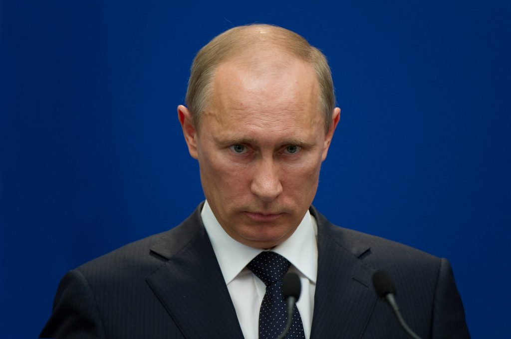 Putin s-a făcut de râs în faţa elevilor. Liderul de la Kremlin a încurcat războaiele şi a fost taxat imediat. VIDEO