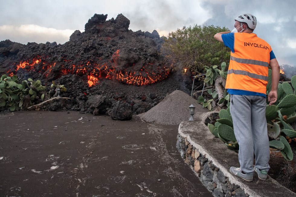 Pericolul plutește în aer. Vulcanul din insulele Canare erupe din nou. Sunt mii de evacuați