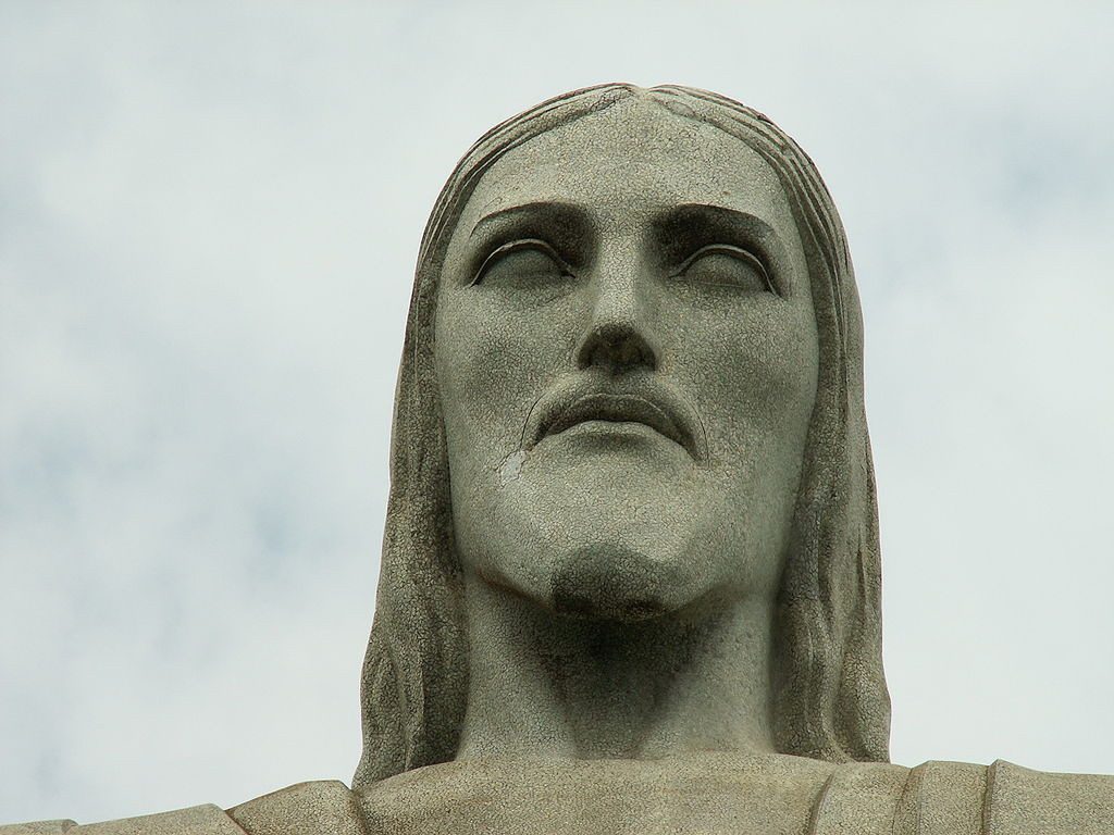 Cum a ajuns un sculptor român de nuduri să lucreze la chipul unui Cristos gigant. Istoria secretă