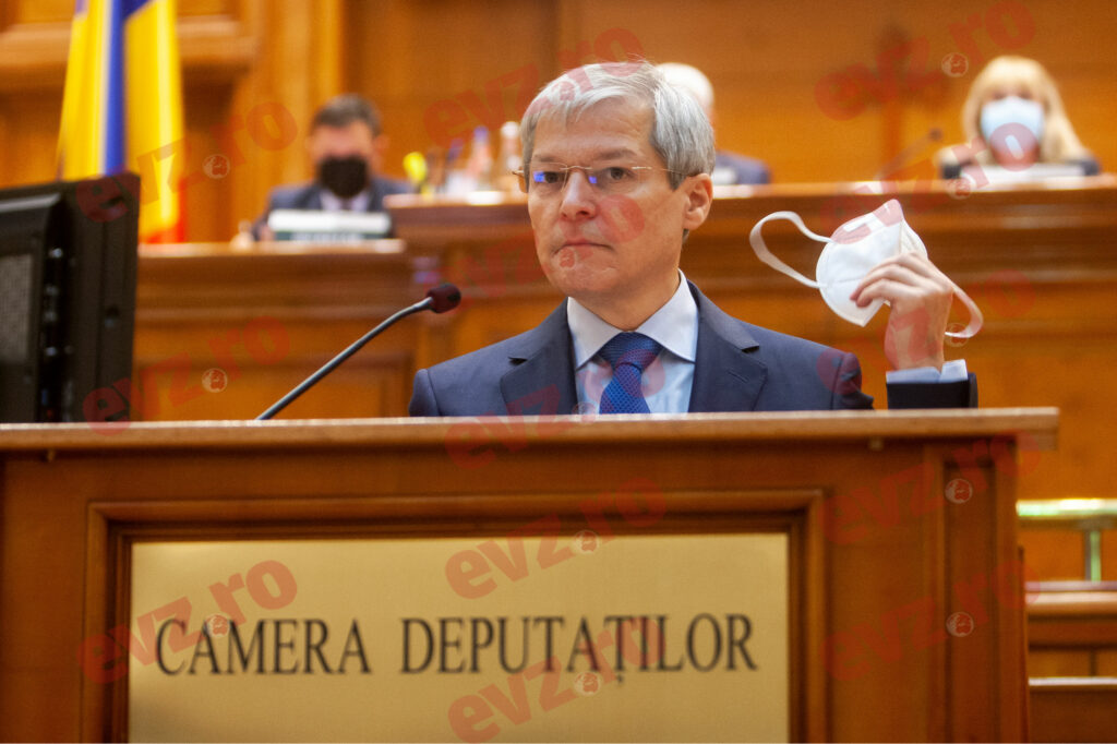 Cioloș aruncă vina pe „stat” pentru dezastrul din România: „Trăim, din păcate, clipe cumplite”