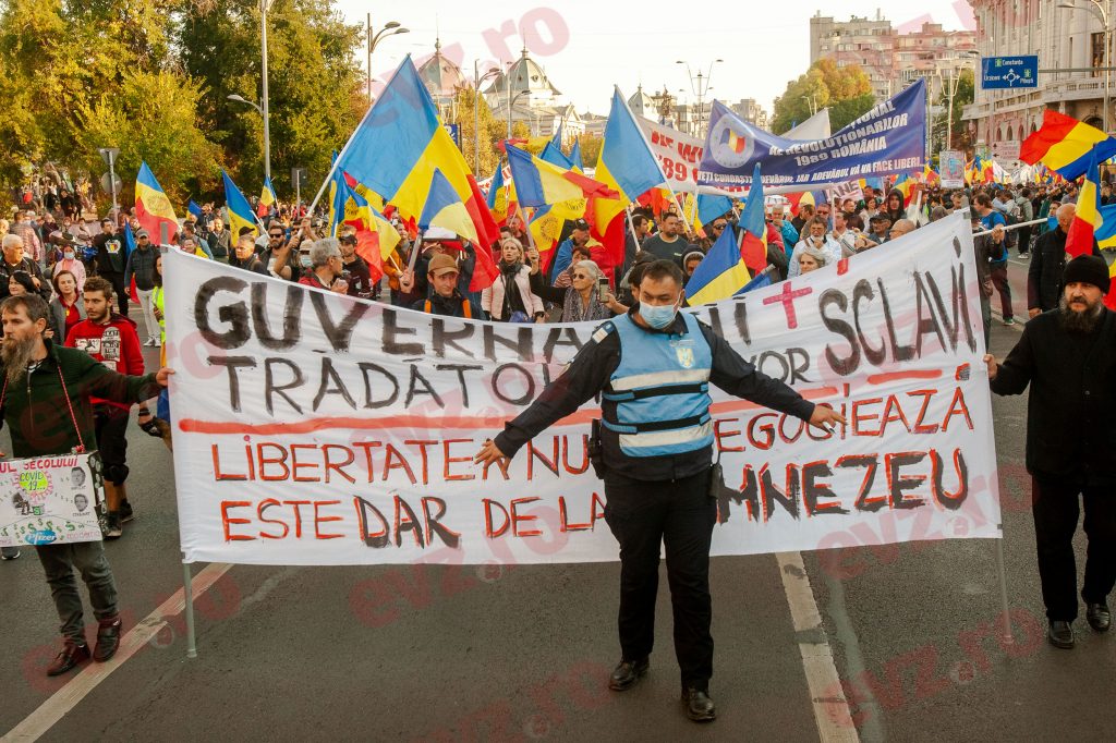 Proteste masive în Capitală. Românii au ajuns la capătul puterilor. „Afară cu UE din ţară!”