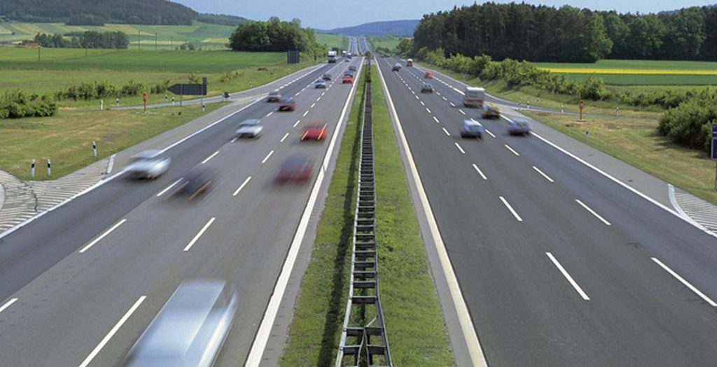 Guvernul Republicii Moldova înăsprește Regulamentul circulației rutiere și introduce sancțiuni aspre pentru vitezomani