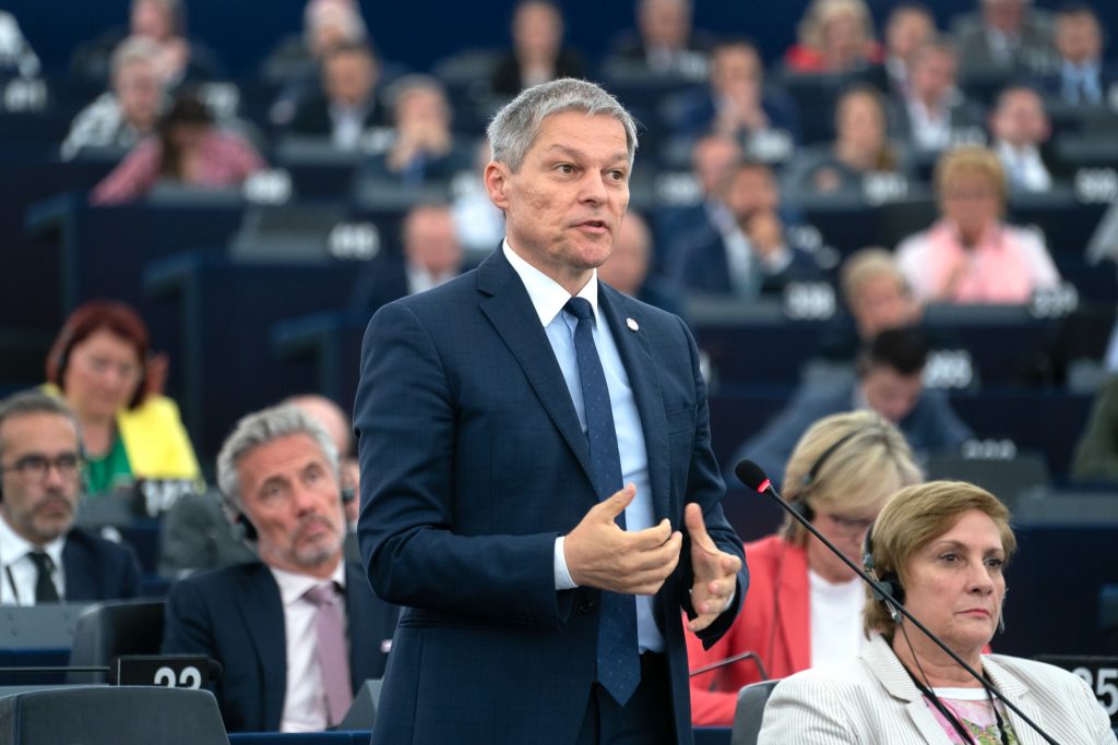 Cioloș a câștigat șefia USR Plus, apoi și-a anunțat demisia. A spus că a respectat o învoială