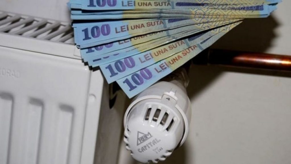 Ajutor de încălzire 2022. Cum pot beneficia românii care stau la bloc de bani