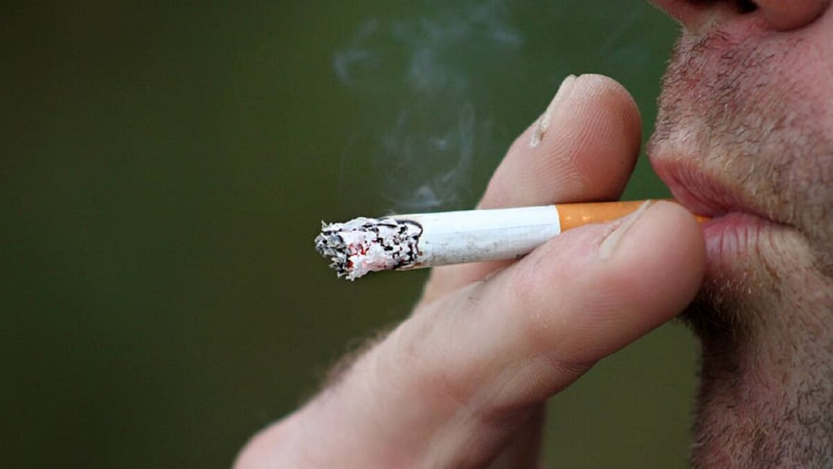 Fumătorii au un risc crescut de infecție virală. Studiu