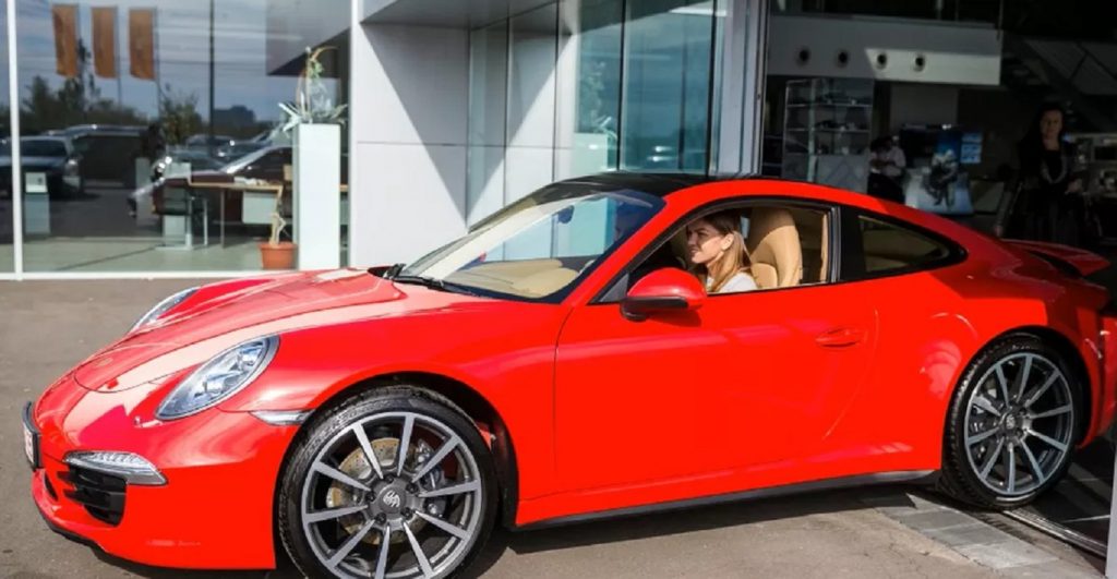 Simona Halep colecționează mașini de lux. Sportiva nu a vândut niciun bolid primit cadou la turneele de tenis