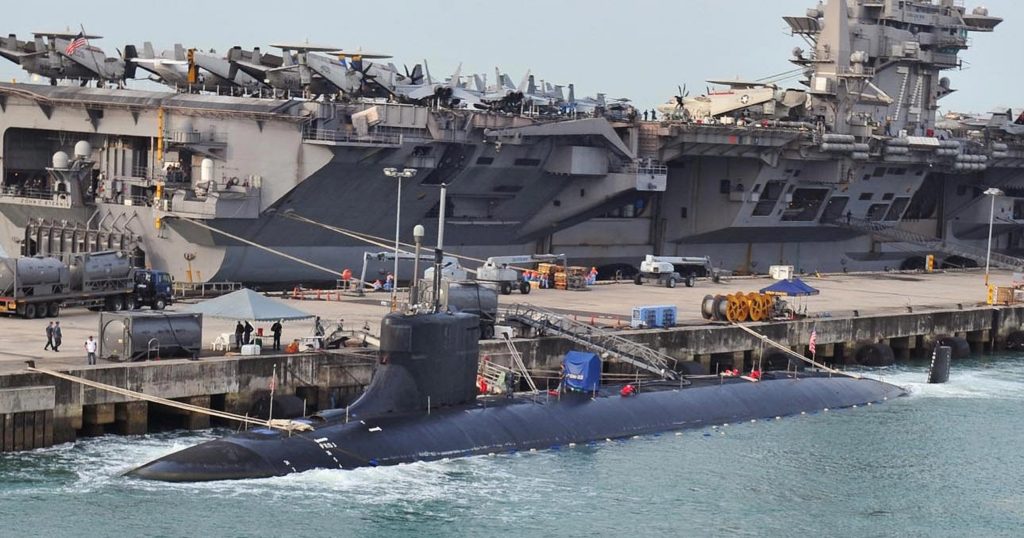 Submarinul nuclear USS Connecticut, implicat într-un accident misterios! US Navy evită să spună ce anume a lovit submarinul