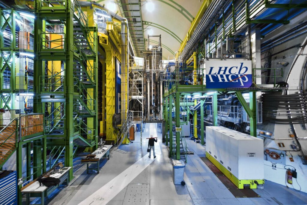 O nouă fizică la LHCb la CERN?