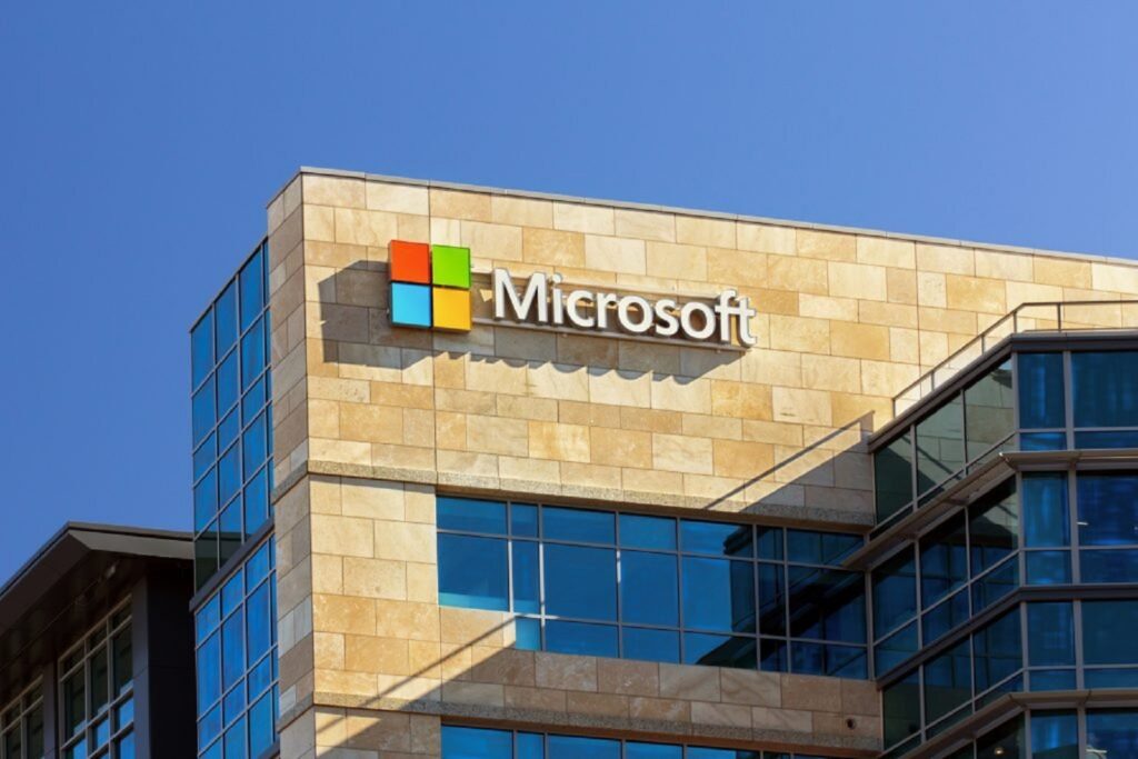 Microsoft crește formidabil și în timpul pandemiei. Cifre record atinse de compania care a devenit cea mai tranzacționată din lume