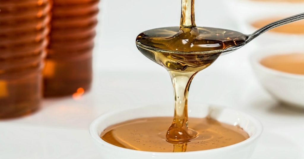 Mierea de albine, un izvor de sănătate. Cum poți trata tusele rebele și sinuzita cu ajutorul acestui produs apicol