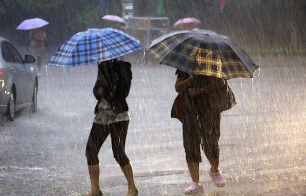 Prognoza meteo, 12 iunie. Vreme mohorâtă în toată țara, ploile torențiale își fac simțită prezența