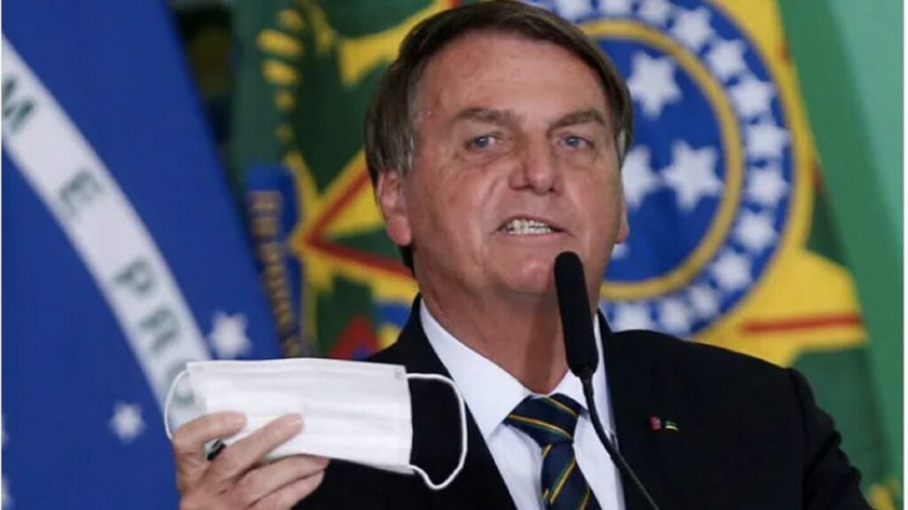 Facebook l-a cenzurat pe președintele Braziliei. Ce legătură a făcut Bolsonaro între COVID și SIDA?