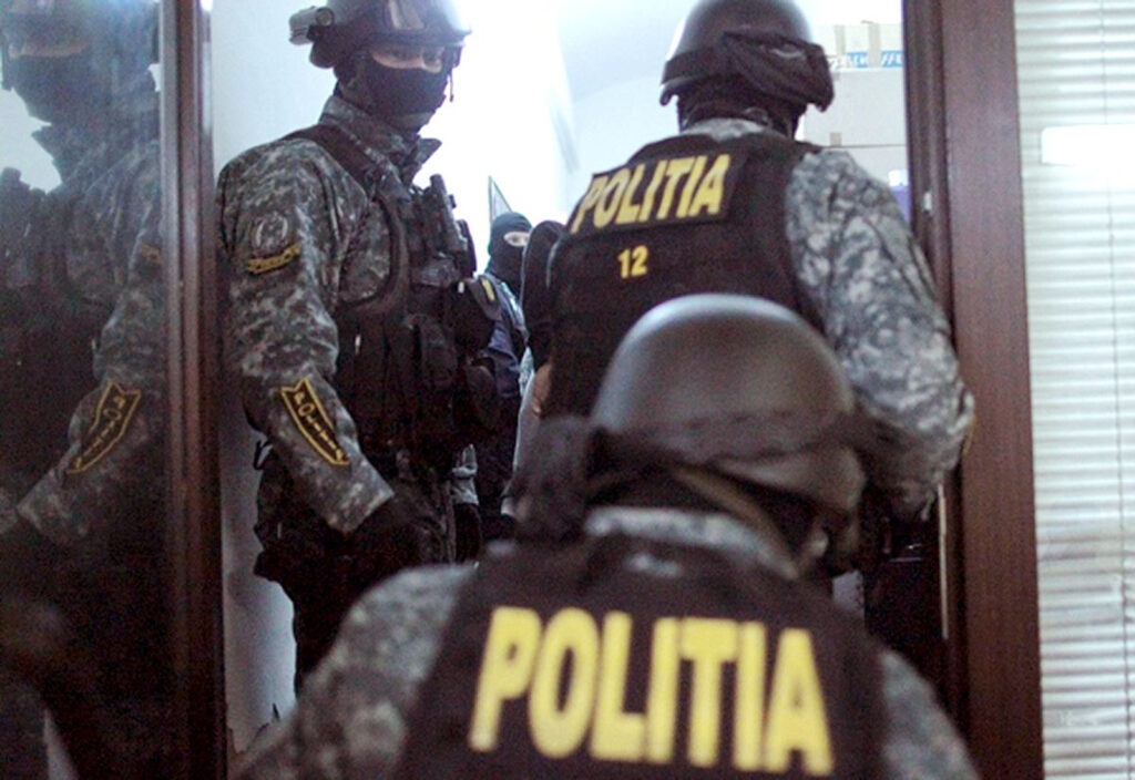 Bătăi cu bâte și arme de foc în Ploiești. Mai multe persoane, reținute de poliție
