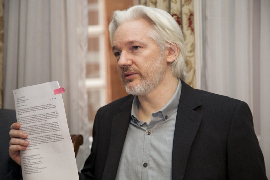 Schimbare importantă în viața fondatorului Wikileaks. Ce a decis din închisoare Julian Assange