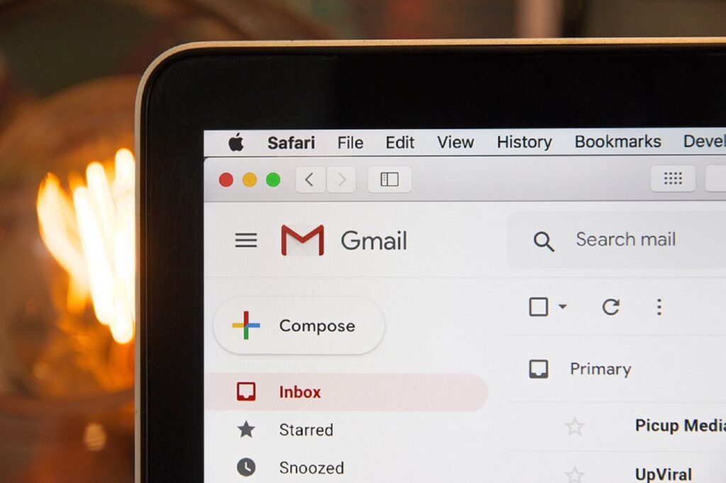 Folosiți Gmail? Nici nu bănuiți ce pericol vă pândește. Escrocii au o nouă tactică: „Atacuri cu momeală”