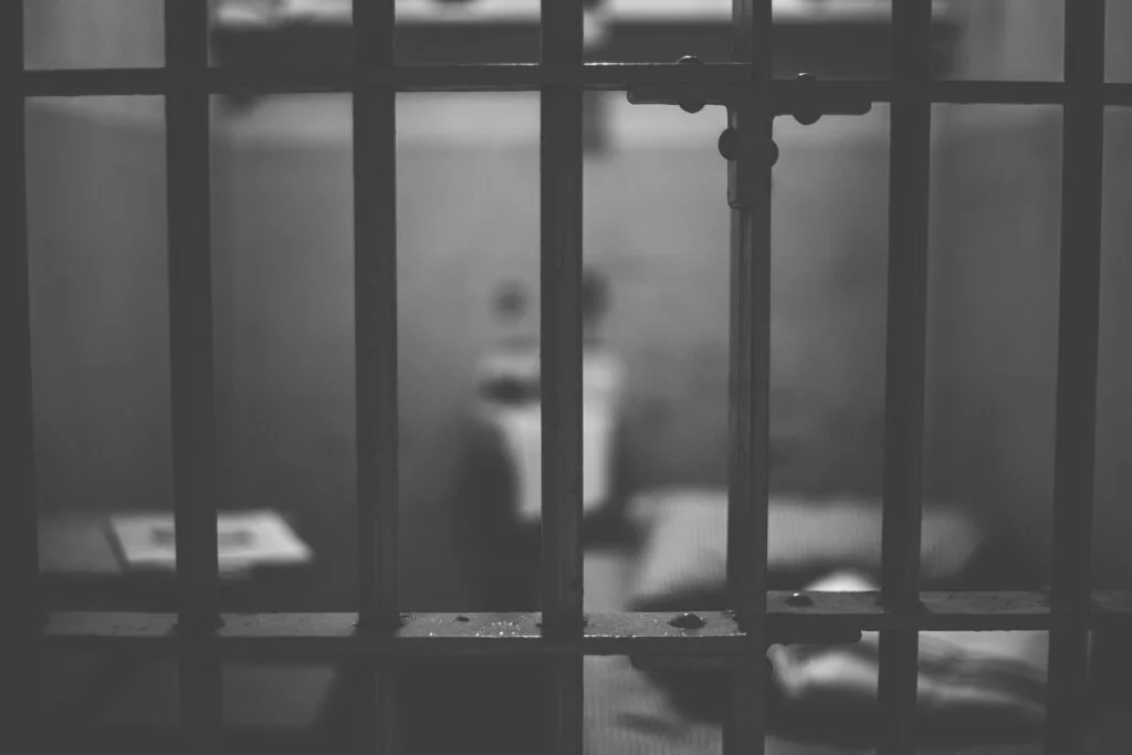 Povestea condamnatului pe nedrept pentru crimă: Evadări și încarcerări pe bandă rulantă. A fost grațiat după 12 ani FOTO