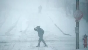 Începe de mâine. Iadul alb pune stăpânire pe România. Animație