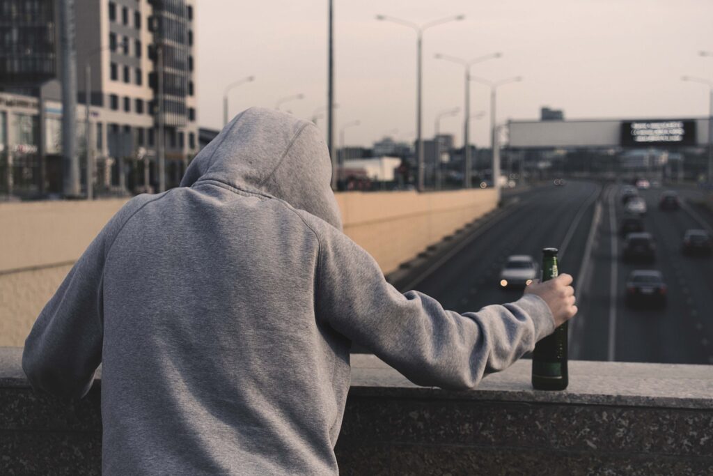 Nu mai bea ! Programul care va ajuta deținuții să scape de dependența de alcool