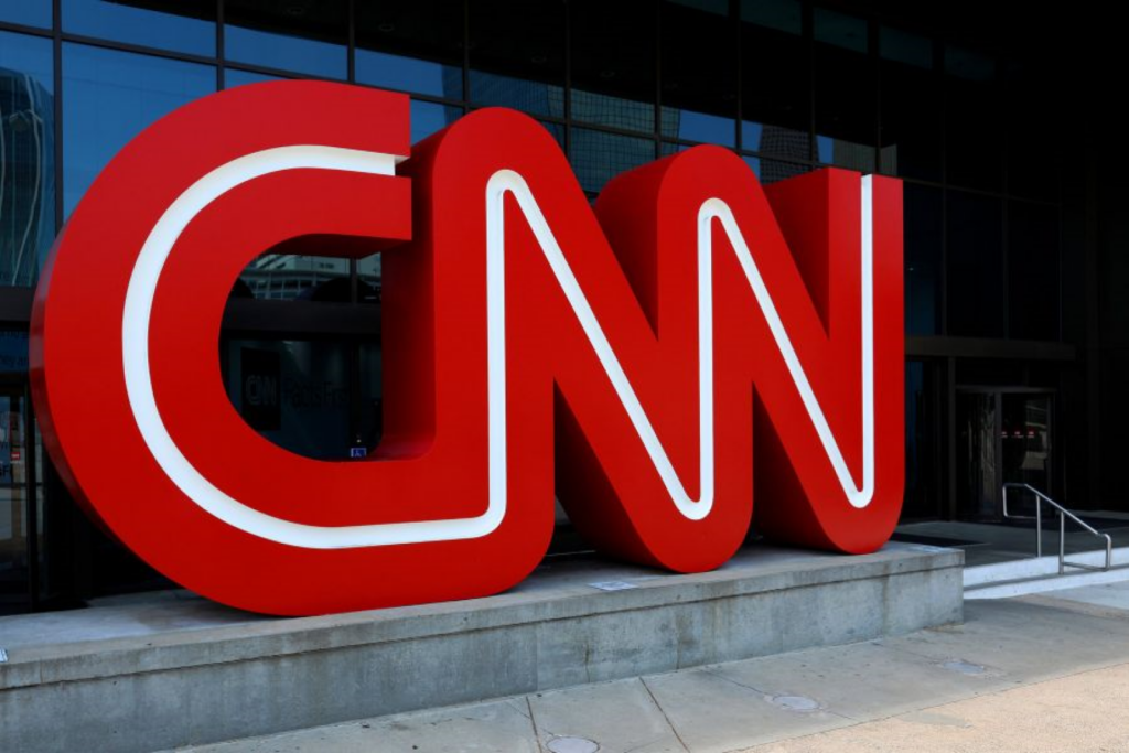 CNN îşi caută o identitate şi pregăteşte concedieri