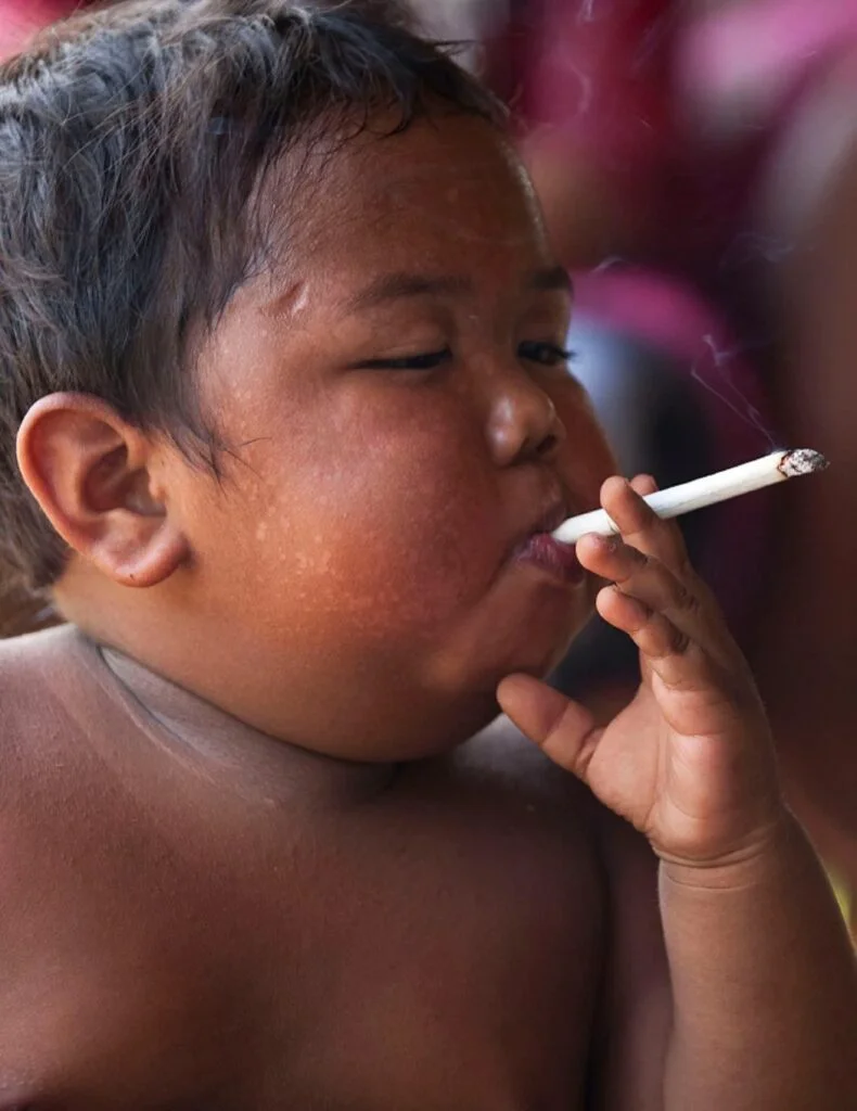 Cum arată copilul care s-a apucat de fumat la doi ani. A sudat țigările timp de mai mulți ani și s-a lăsat forțat de împrejurări