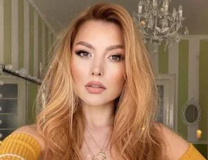 Elena Gheorghe a trecut la lucruri serioase. Artista a făcut achiziții surprinzătoare de Black Friday