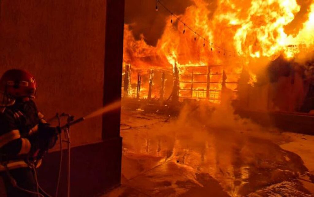 Șeful primăriei din Argeș, unde o mulțime de documente au fost distruse de flăcări chiar după controlul Curții de Conturi, e dat dispărut