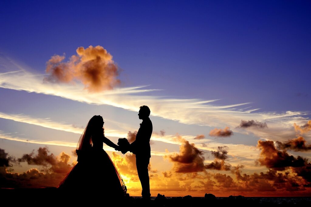 Jefuiți în prima zi de căsătorie. Hoții au lăsat un cuplu din Suceava fără darul de nuntă